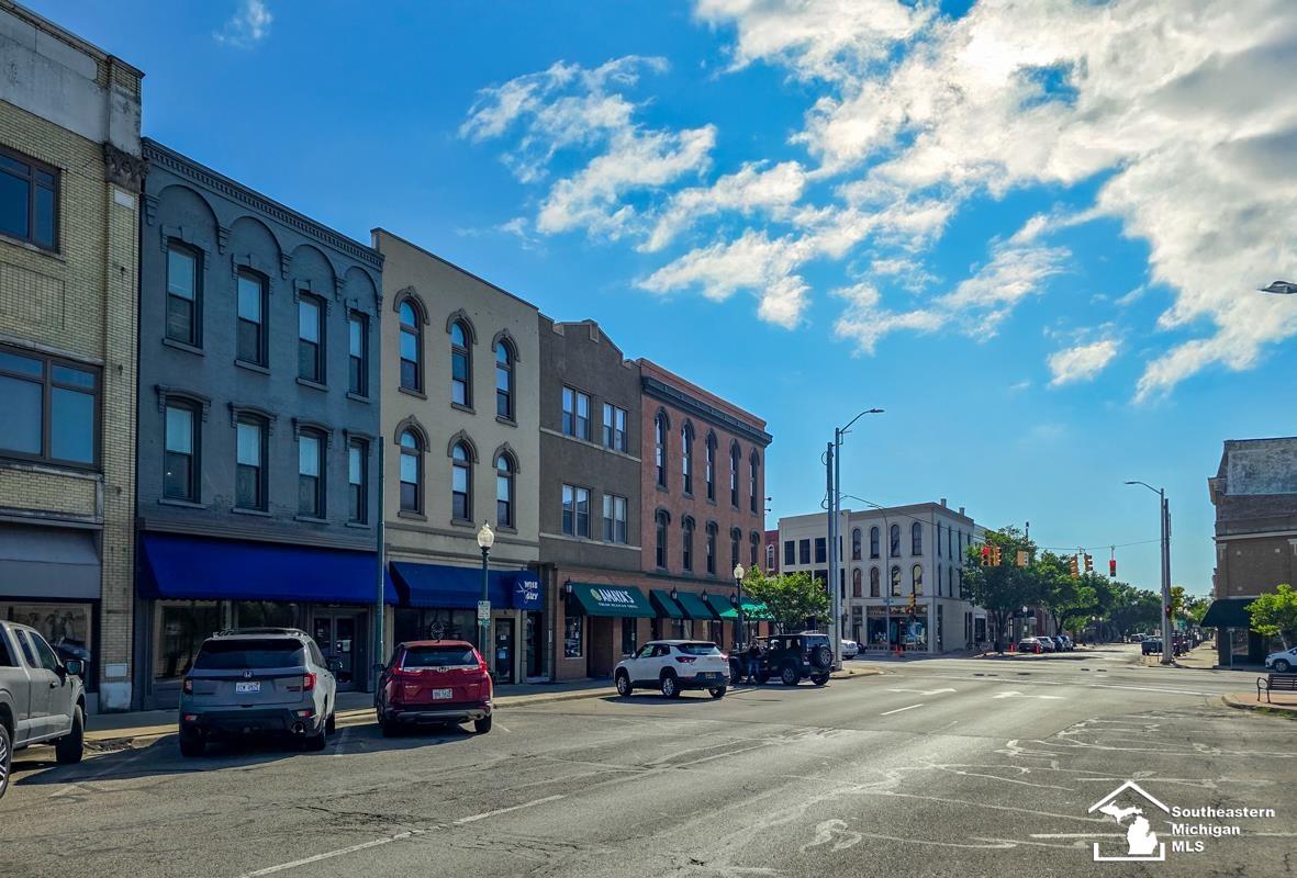 8 E Front Street
