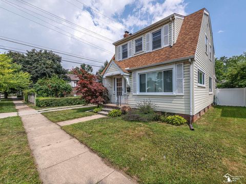 415 E Noble Avenue Monroe MI 48162