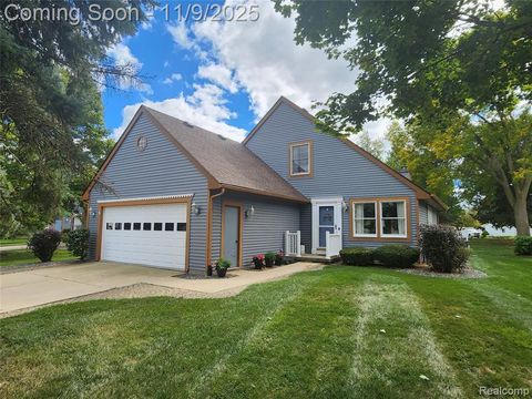 Photo of 11 Cambridge Park 11 #11, Frankenmuth, MI 48734 (MLS # 60951219)