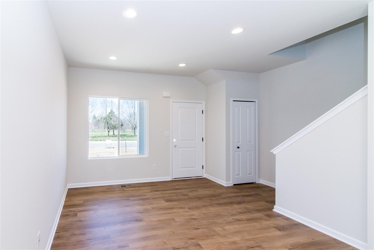 1040 Rebecca Street 23