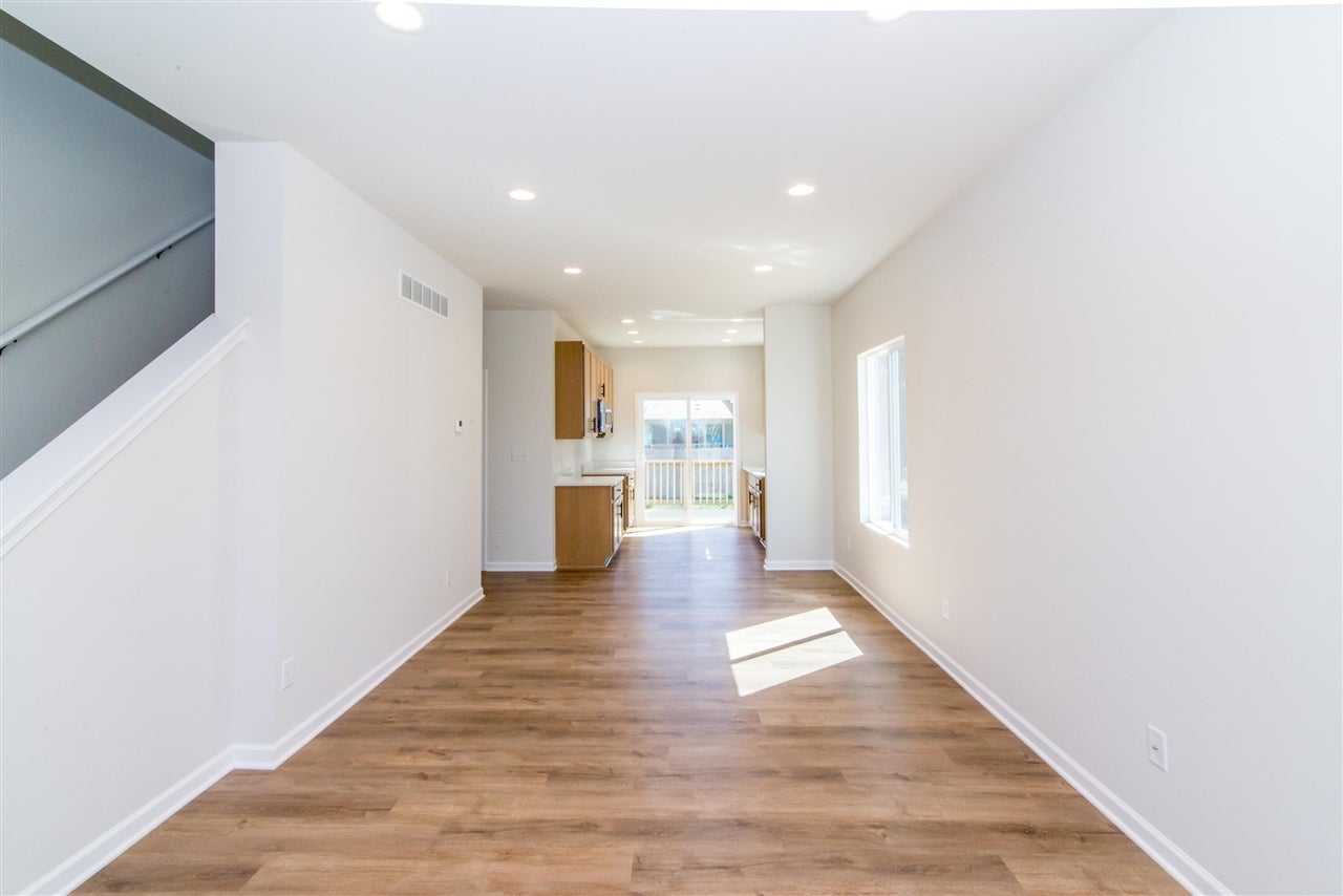 1040 Rebecca Street 23