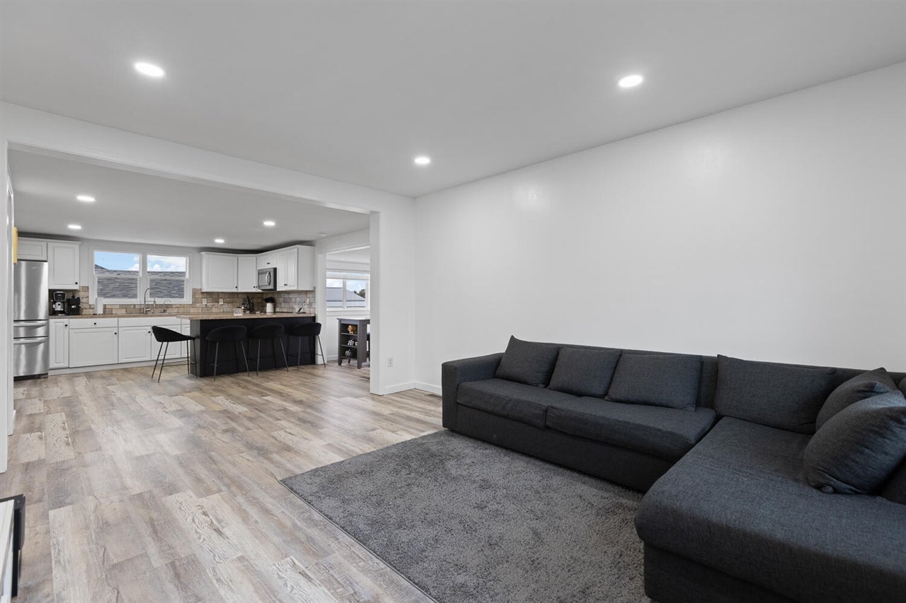 11200 Deerfield Road
