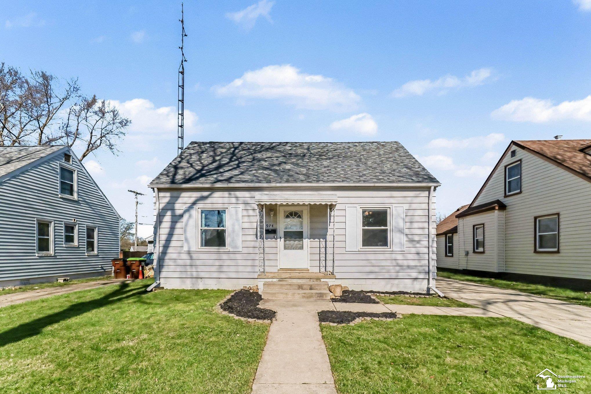 974 Woodville Avenue