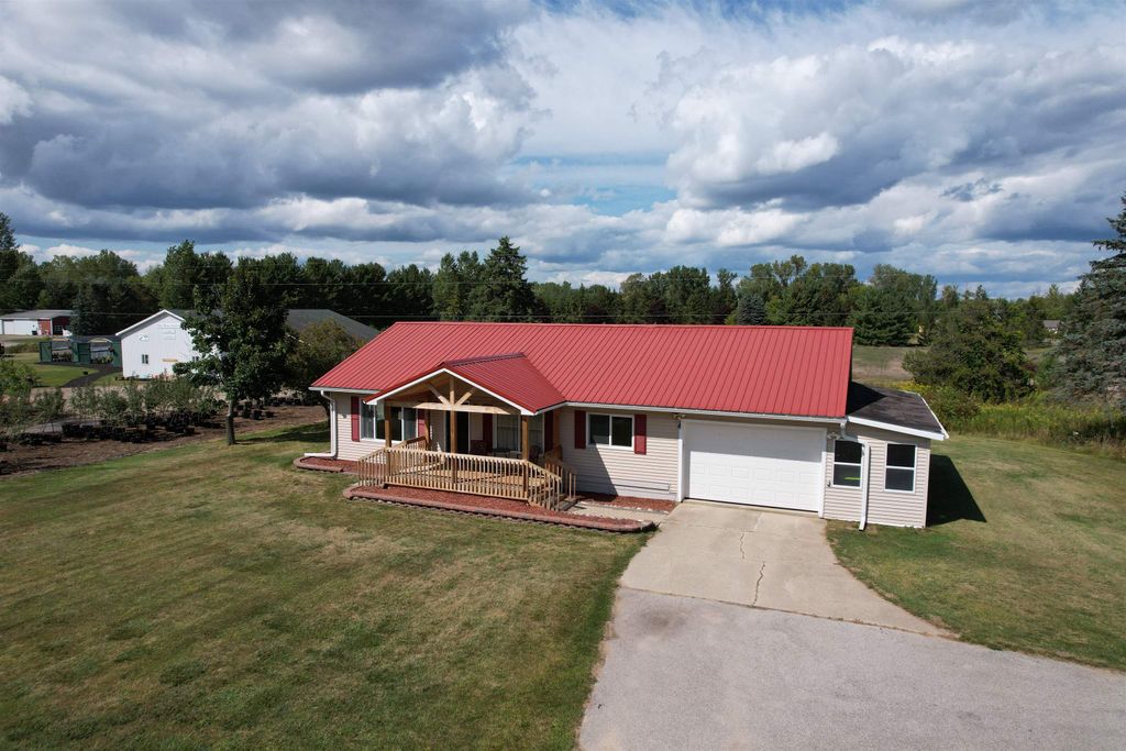 Photo of 2960 Guernsey Road, Beaverton, MI 48612 (MLS # 50189577)