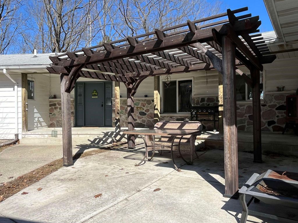 Photo of 3265 Bischoff Road, Harrison, MI 48625 (MLS # 50201555)