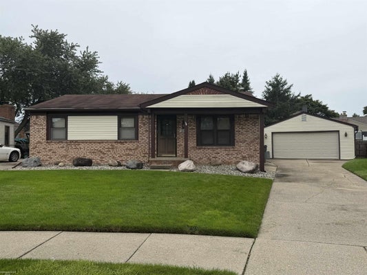 16079 TOURAINE DR, CLINTON TOWNSHIP, MI 48038 - Image 48dca226d2f82cd3a9d579f69321e889/2488656822