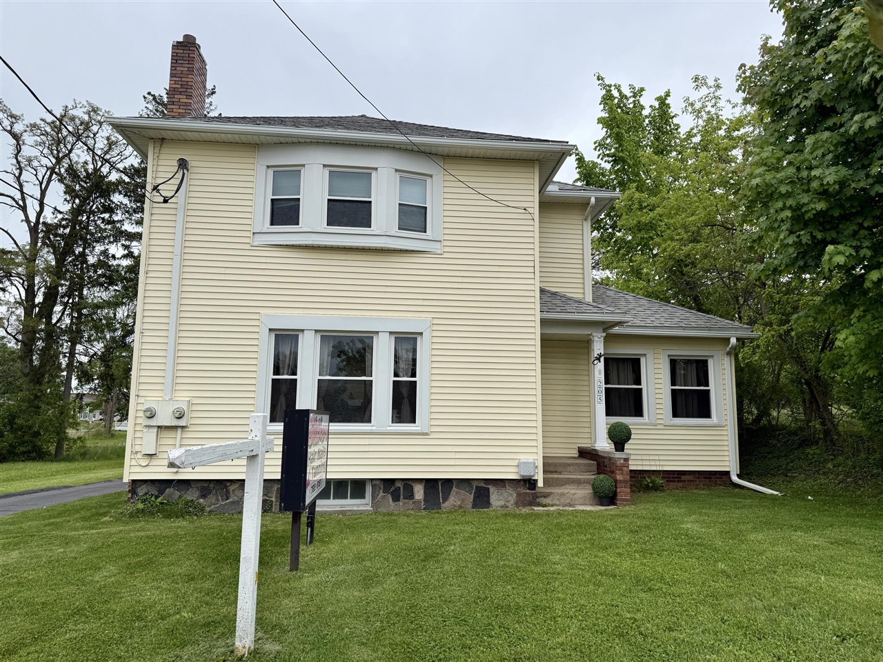 205 N W Avenue