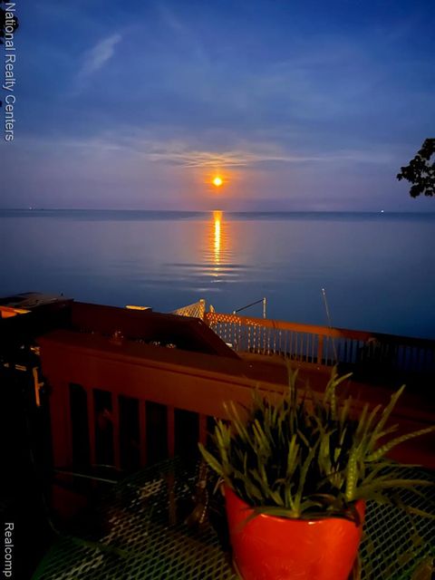 7888 Lakeshore Drive Newport MI 48166
