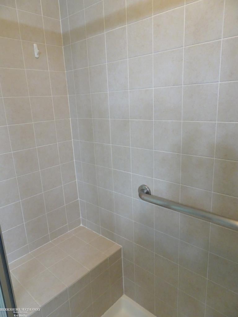 Harrison Twp, Michigan 48045, United States, 3 Bedrooms Bedrooms, ,3 BathroomsBathrooms,Residential,Active,237276