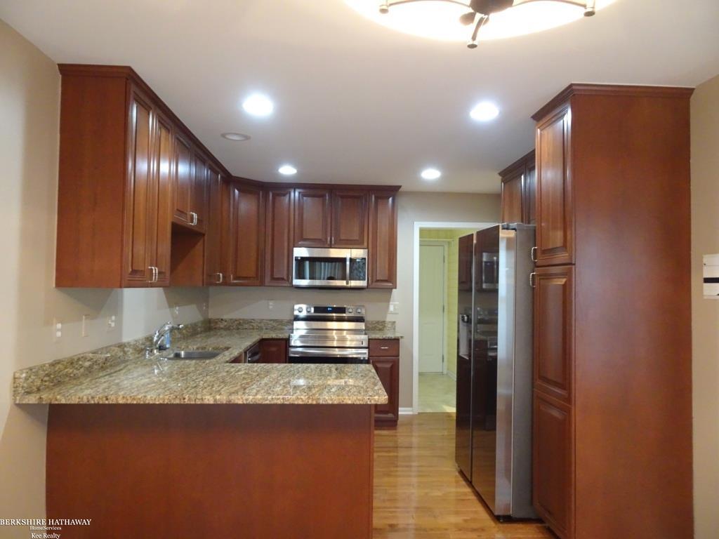 Harrison Twp, Michigan 48045, United States, 3 Bedrooms Bedrooms, ,3 BathroomsBathrooms,Residential,Active,237276