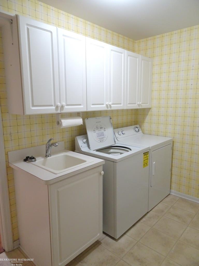 Harrison Twp, Michigan 48045, United States, 3 Bedrooms Bedrooms, ,3 BathroomsBathrooms,Residential,Active,237276