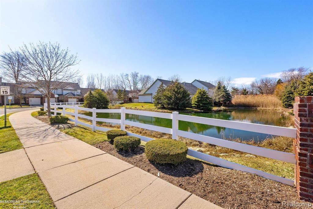 Harrison Twp, Michigan 48045, United States, 3 Bedrooms Bedrooms, ,3 BathroomsBathrooms,Residential,Active,237276