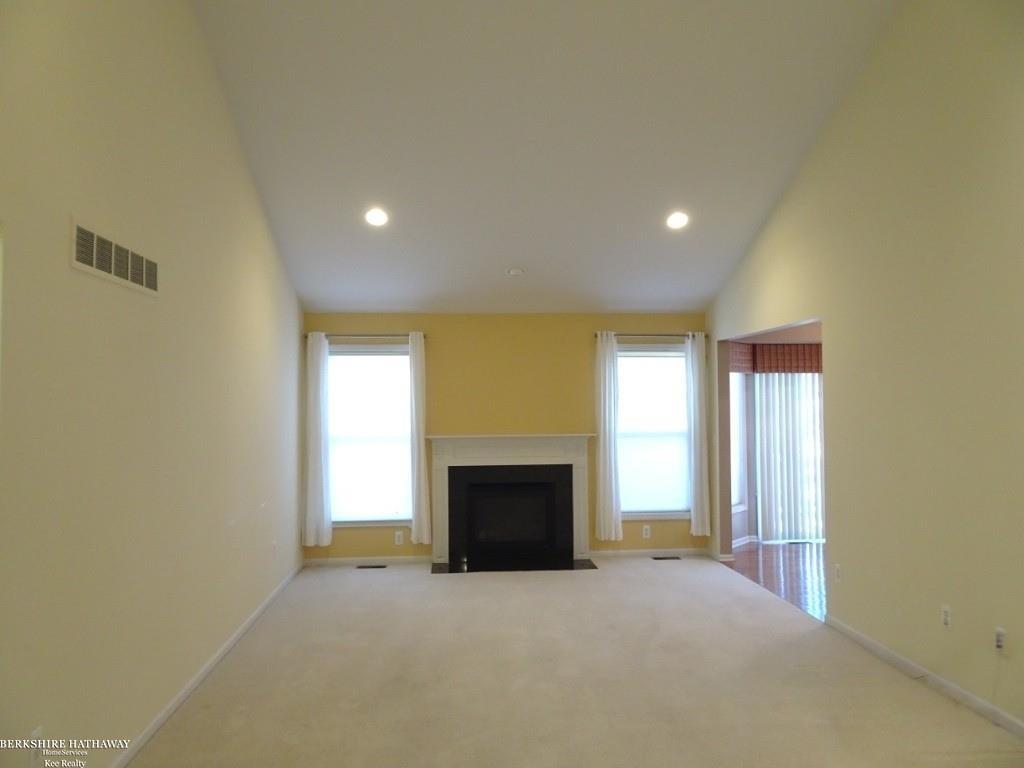 Harrison Twp, Michigan 48045, United States, 3 Bedrooms Bedrooms, ,3 BathroomsBathrooms,Residential,Active,237276