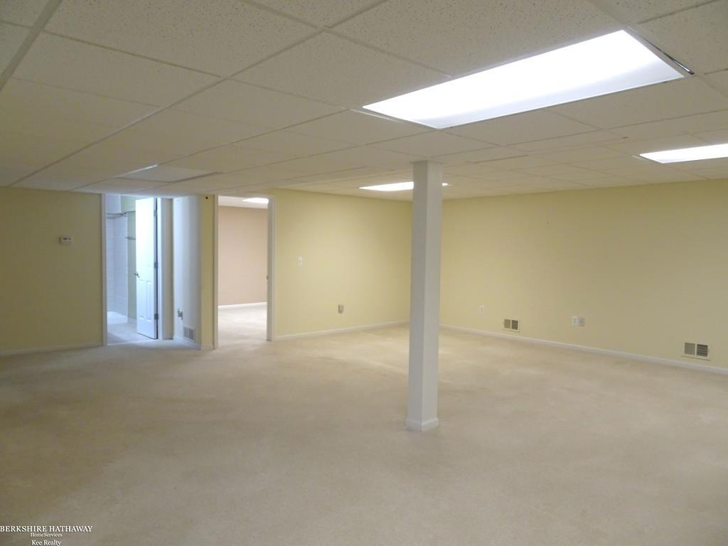 Harrison Twp, Michigan 48045, United States, 3 Bedrooms Bedrooms, ,3 BathroomsBathrooms,Residential,Active,237276