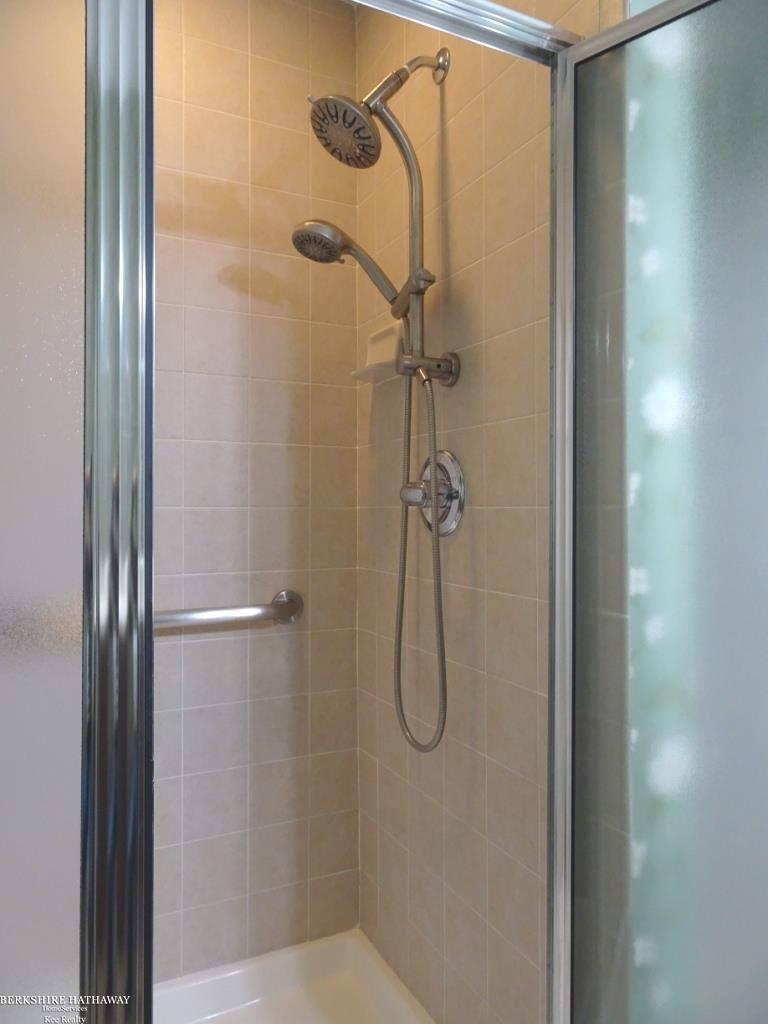 Harrison Twp, Michigan 48045, United States, 3 Bedrooms Bedrooms, ,3 BathroomsBathrooms,Residential,Active,237276