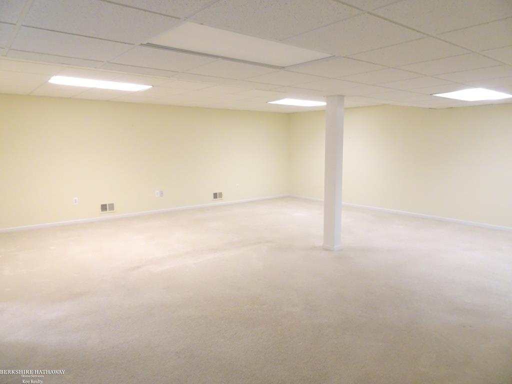 Harrison Twp, Michigan 48045, United States, 3 Bedrooms Bedrooms, ,3 BathroomsBathrooms,Residential,Active,237276