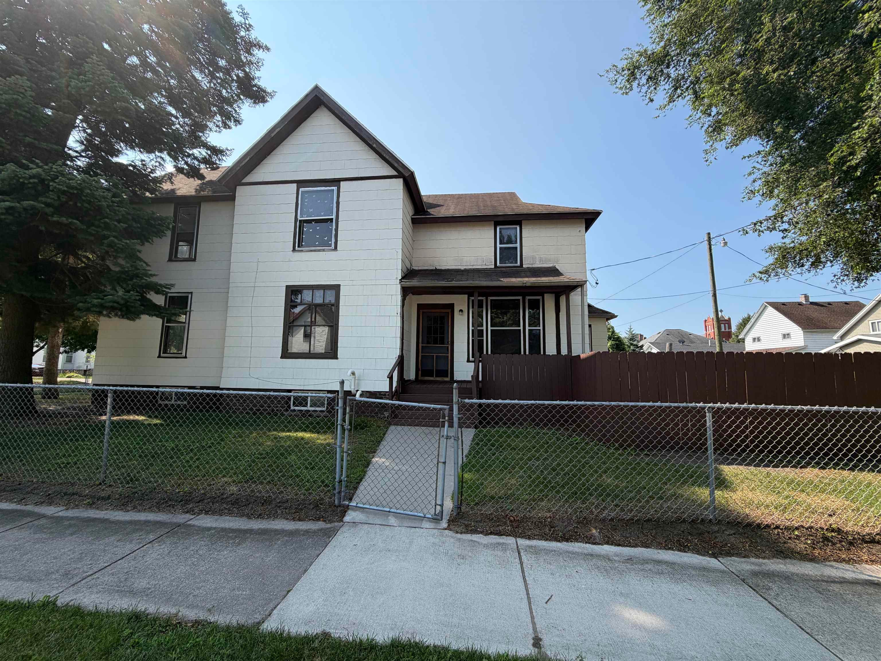 611 Litchfield Street