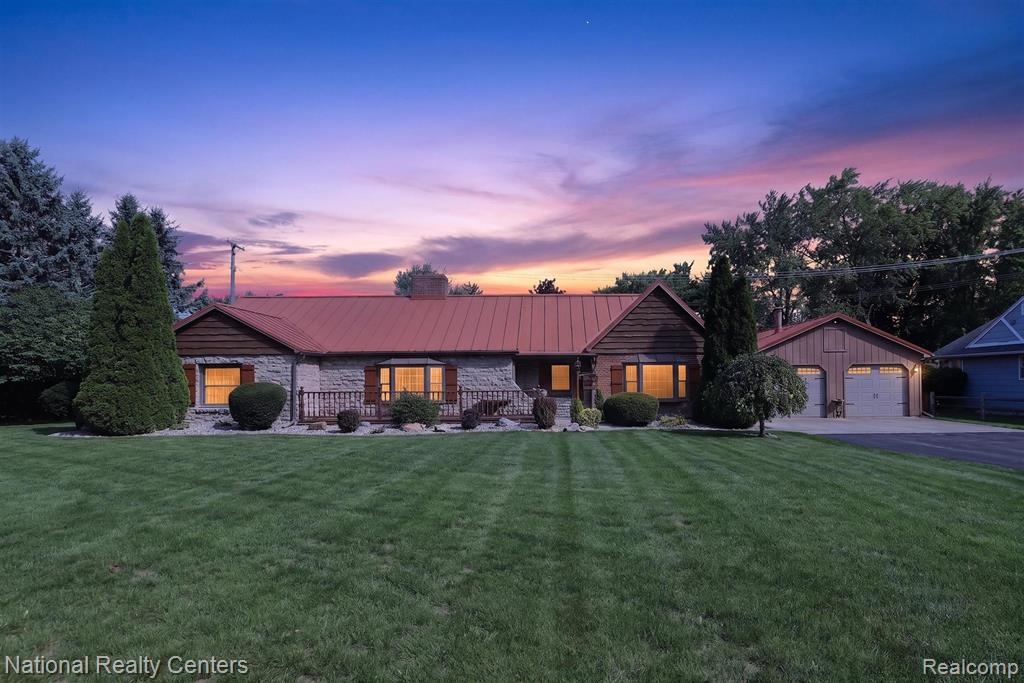 127 W Albain Road