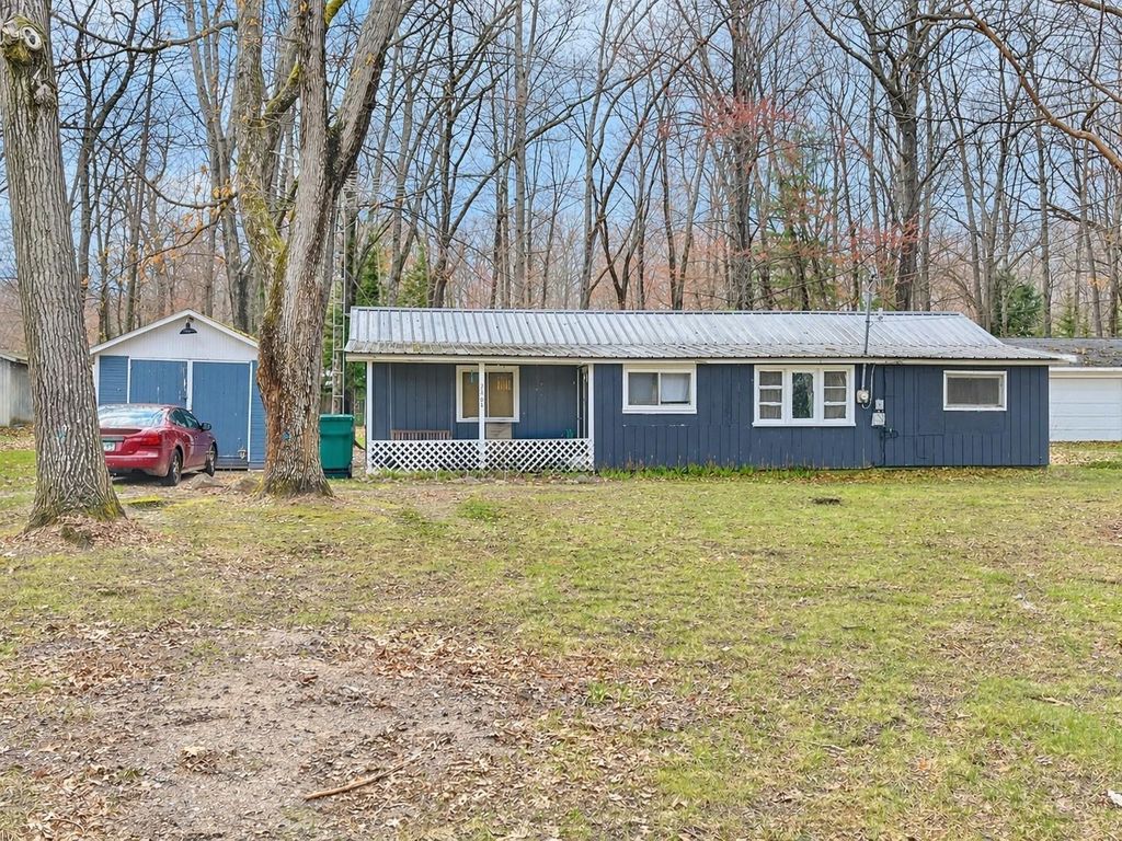 Photo of 3465 Camino Road, Harrison, MI 48625 (MLS # 50205354)