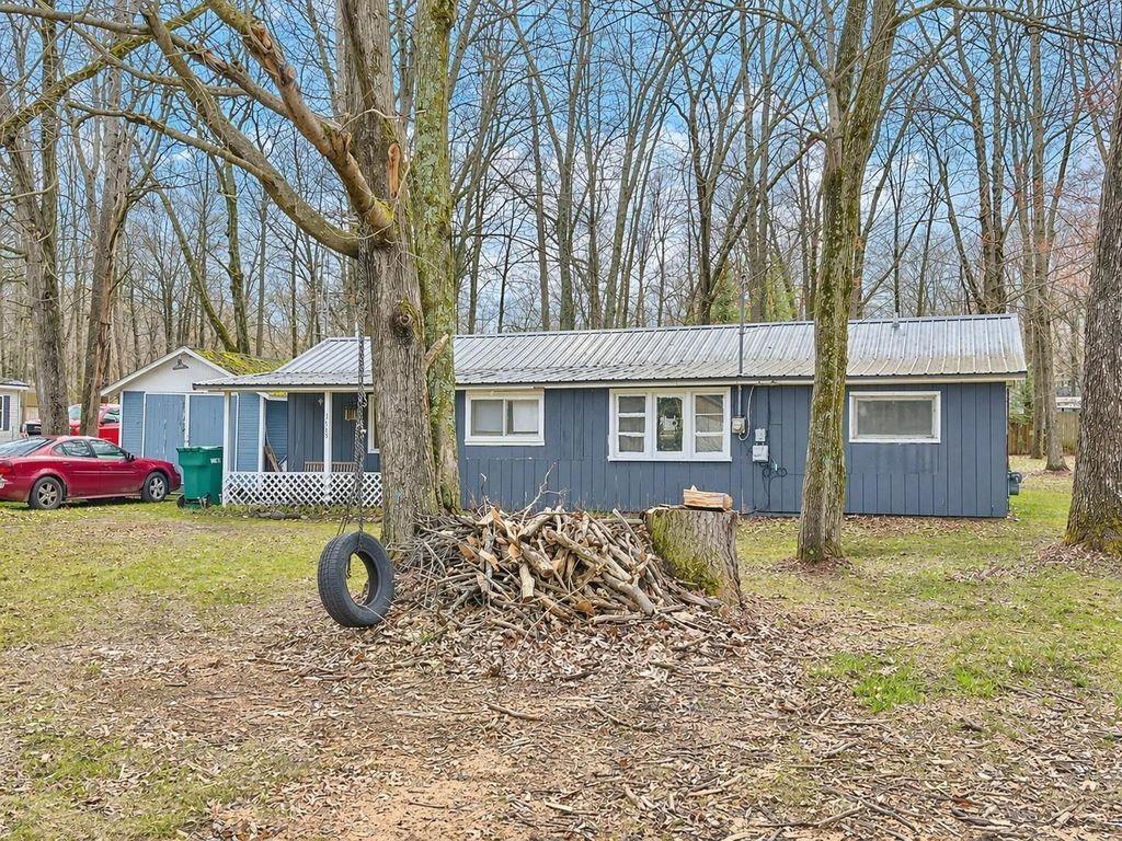 Photo of 3465 Camino Road, Harrison, MI 48625 (MLS # 50205354)
