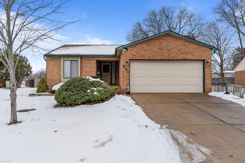 Photo of 451 Sandehurst Drive, Grand Blanc, MI 48439 (MLS # 50196420)