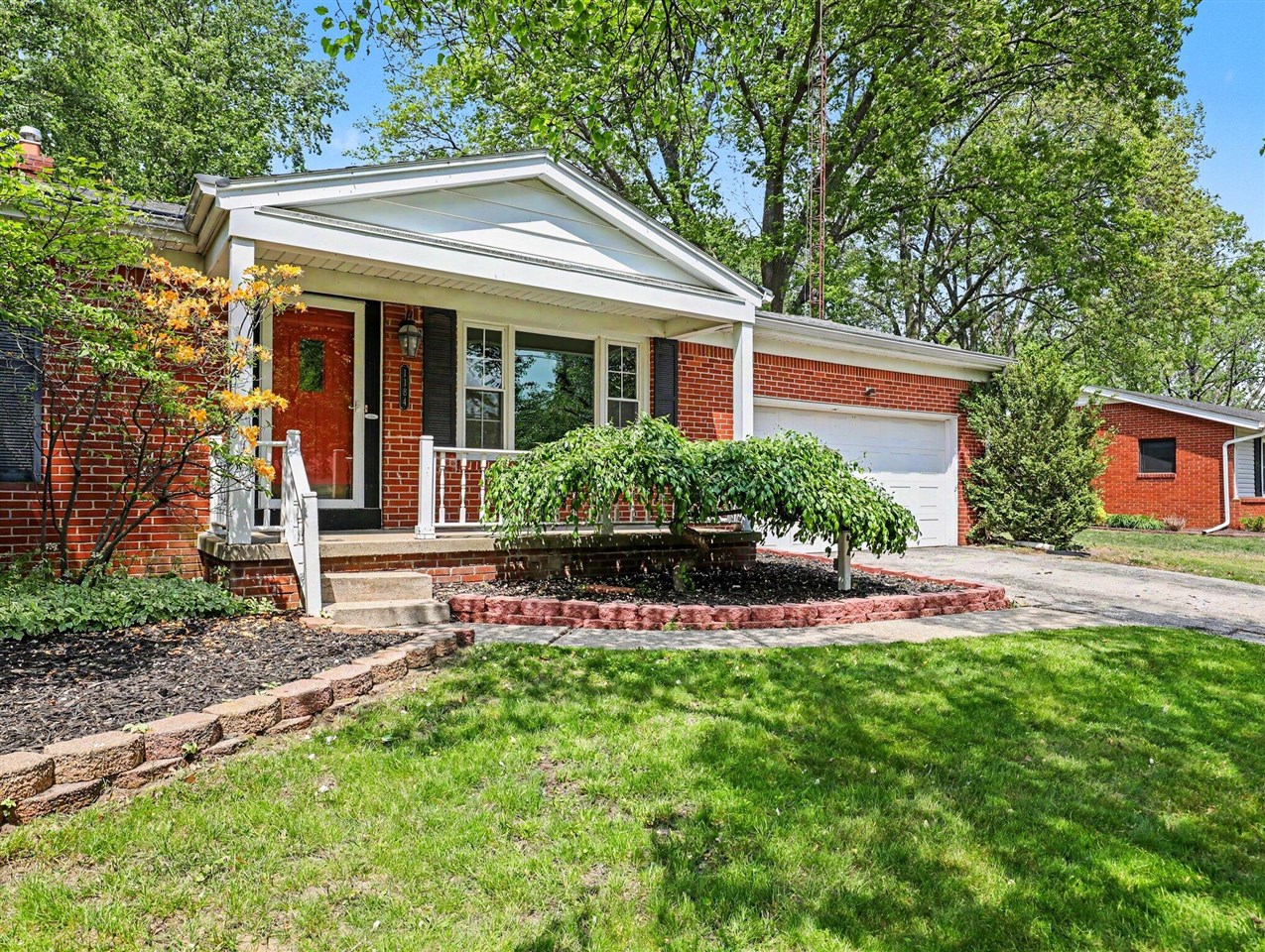 1184 Oakmont Drive