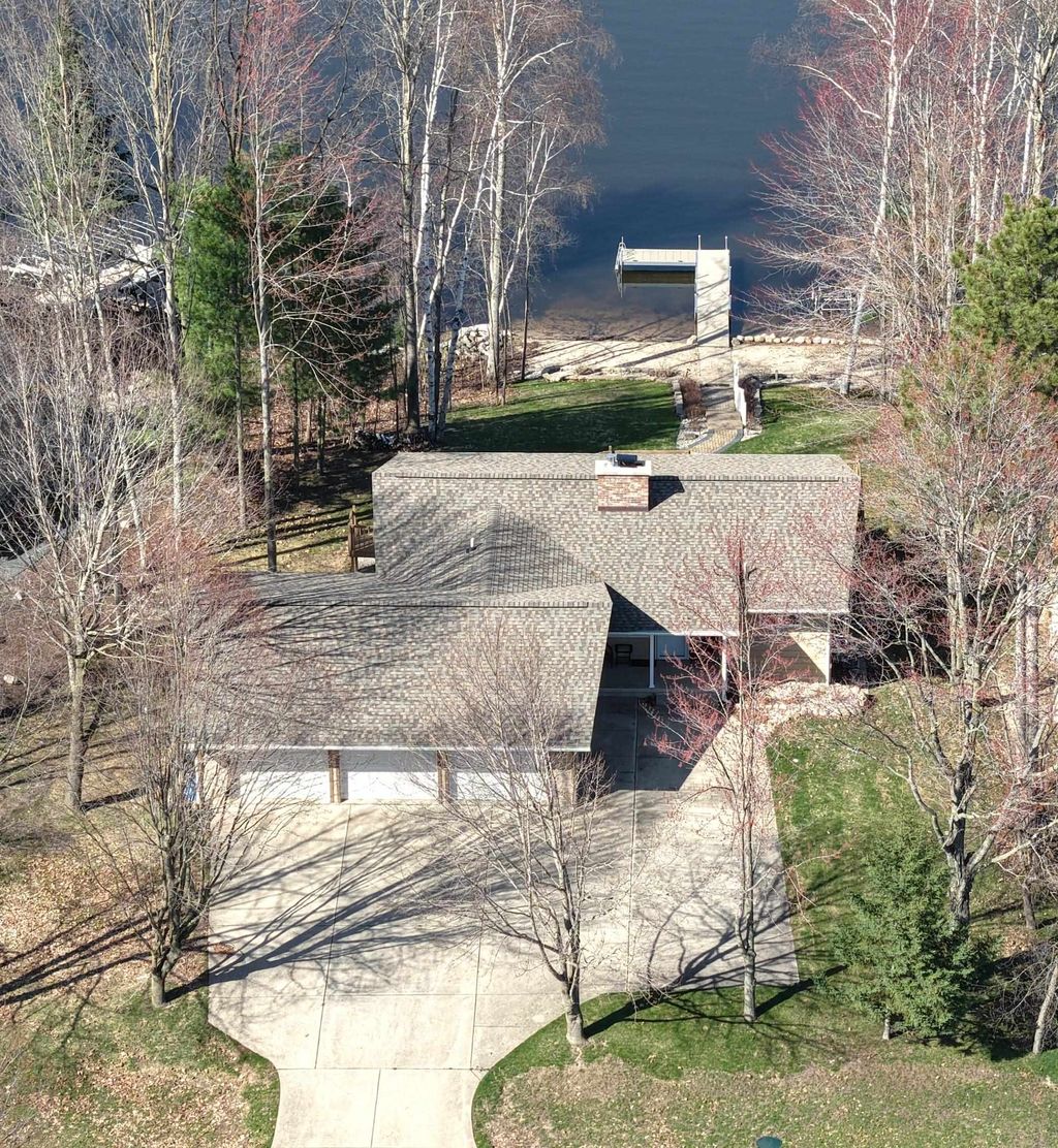 Photo of 2151 Heather Way, Gladwin, MI 48624 (MLS # 50205128)