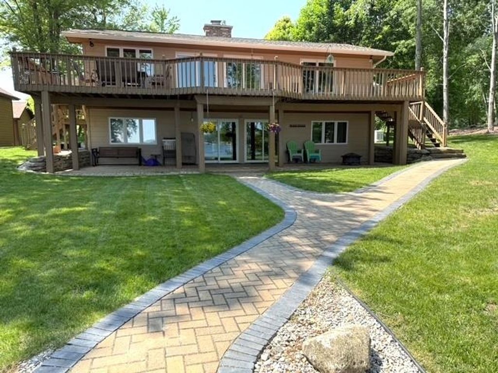 Photo of 2151 Heather Way, Gladwin, MI 48624 (MLS # 50205128)