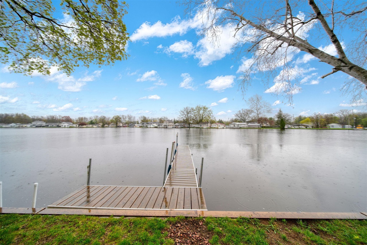 131 N Lakeside Drive