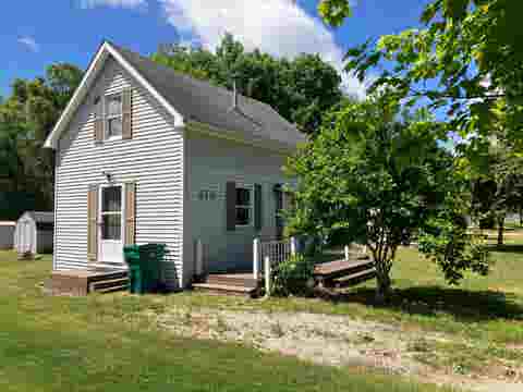 Photo of 210 Sherman Street, Gladwin, MI 48624 (MLS # 50211340)