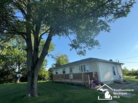 13091 Rosedale Boulevard Carleton MI 48117