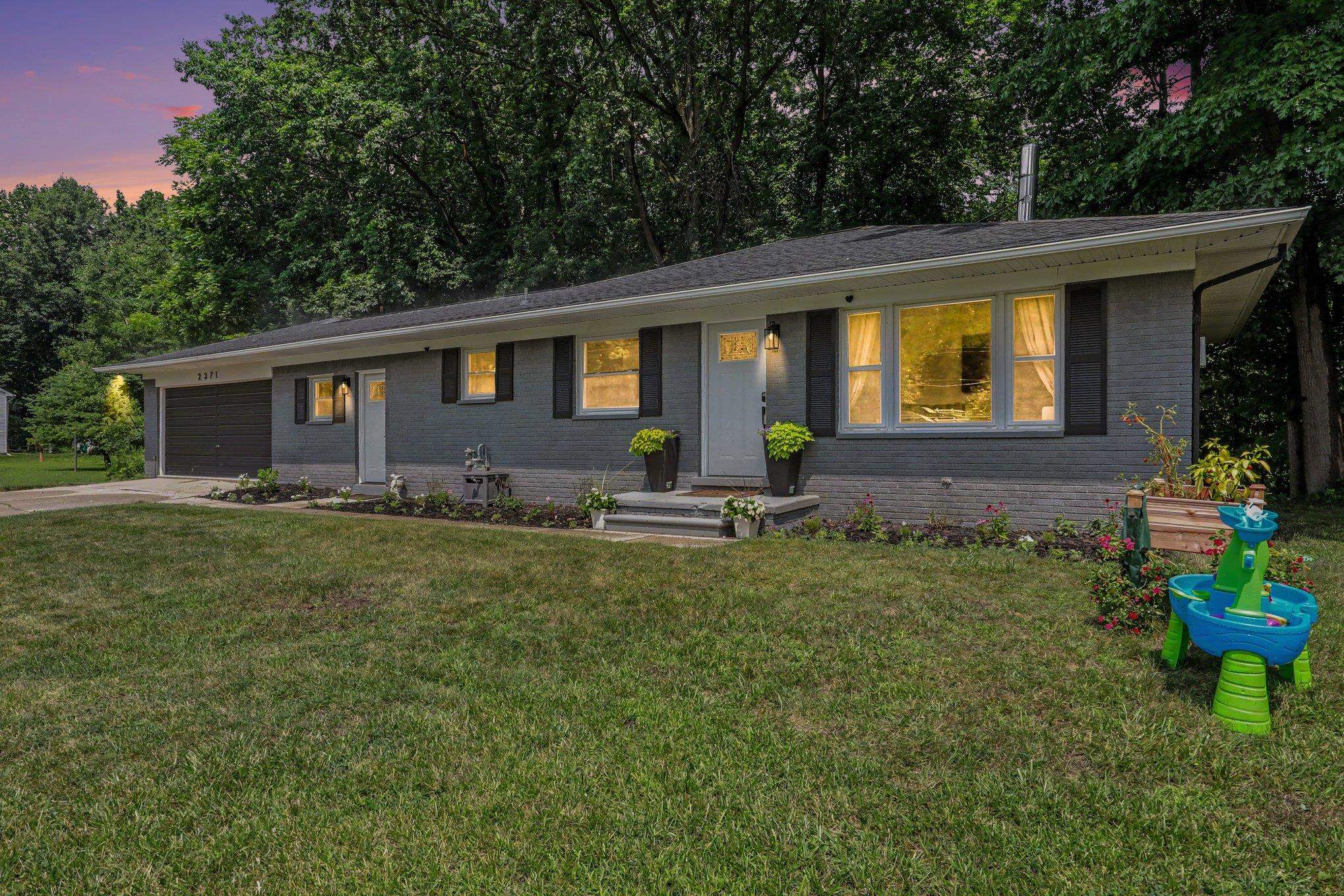2371 Arlington Road