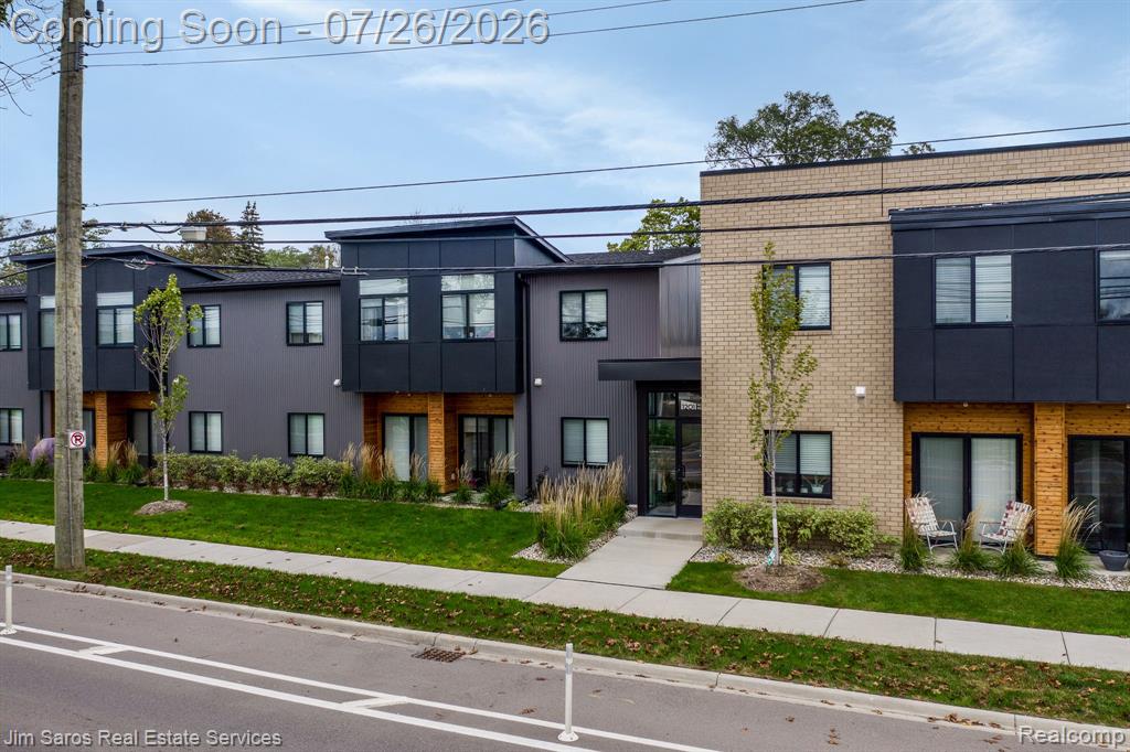 1201 Woodward Heights #14