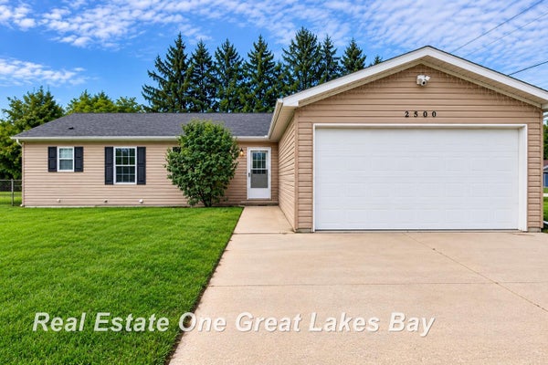 2500 STARLITE DR, SAGINAW, MI 48603 - Image 4d0665fb8e993f3fa7e565efb495026c/348293461