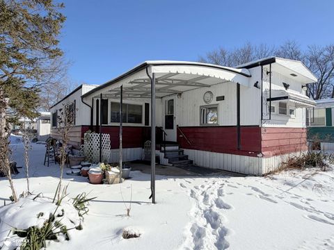 Photo of 76 Mallard Drive, Swartz Creek, MI 48473 (MLS # 50199175)