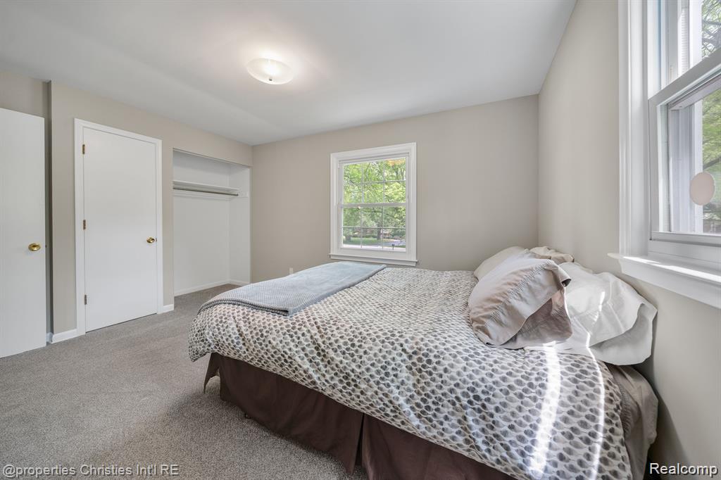 Rochester Hills, Michigan 48309, United States, 3 Bedrooms Bedrooms, ,2 BathroomsBathrooms,Residential,Active,204671