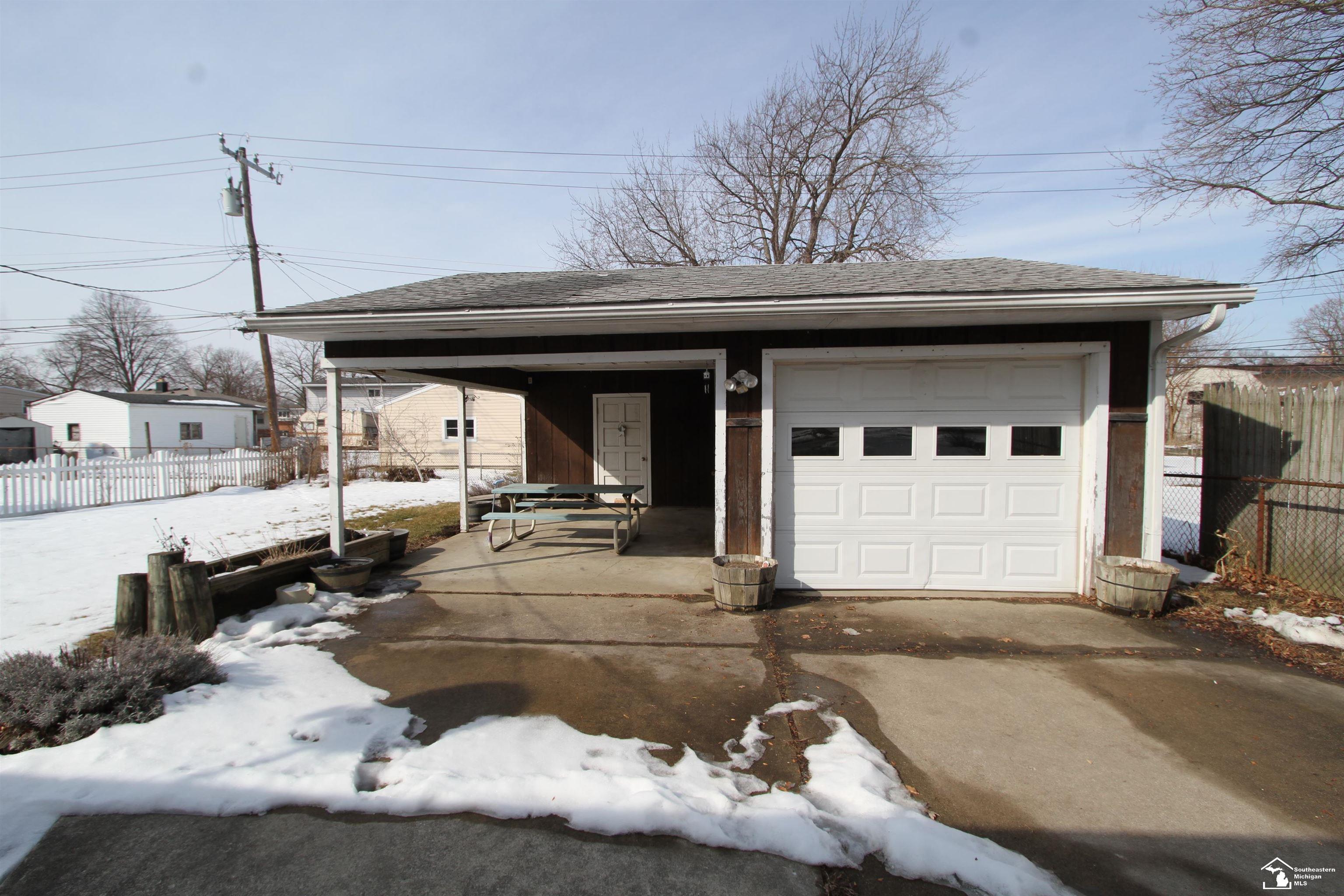 511 John Rolfe Drive