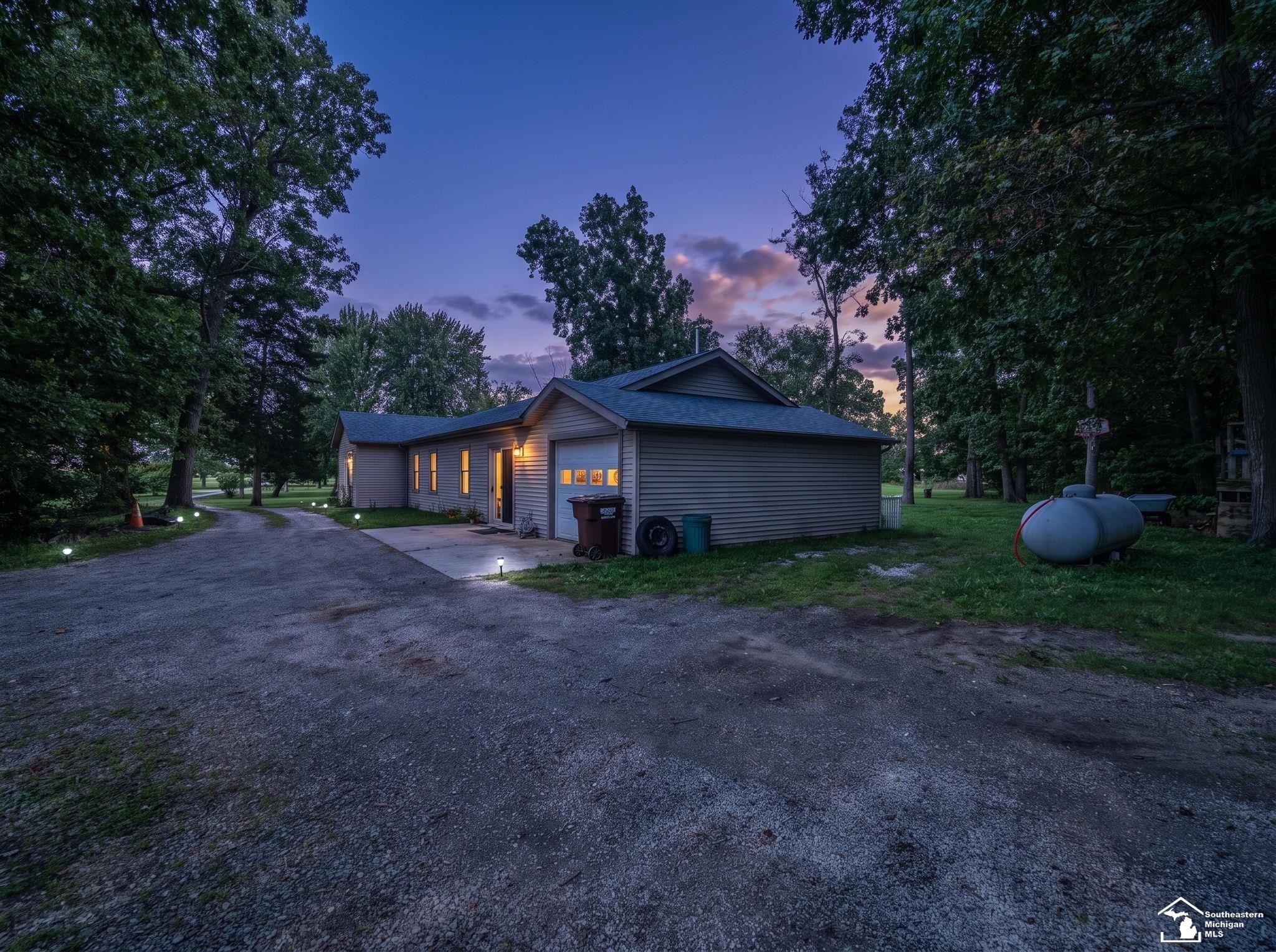 8945 S Custer Road