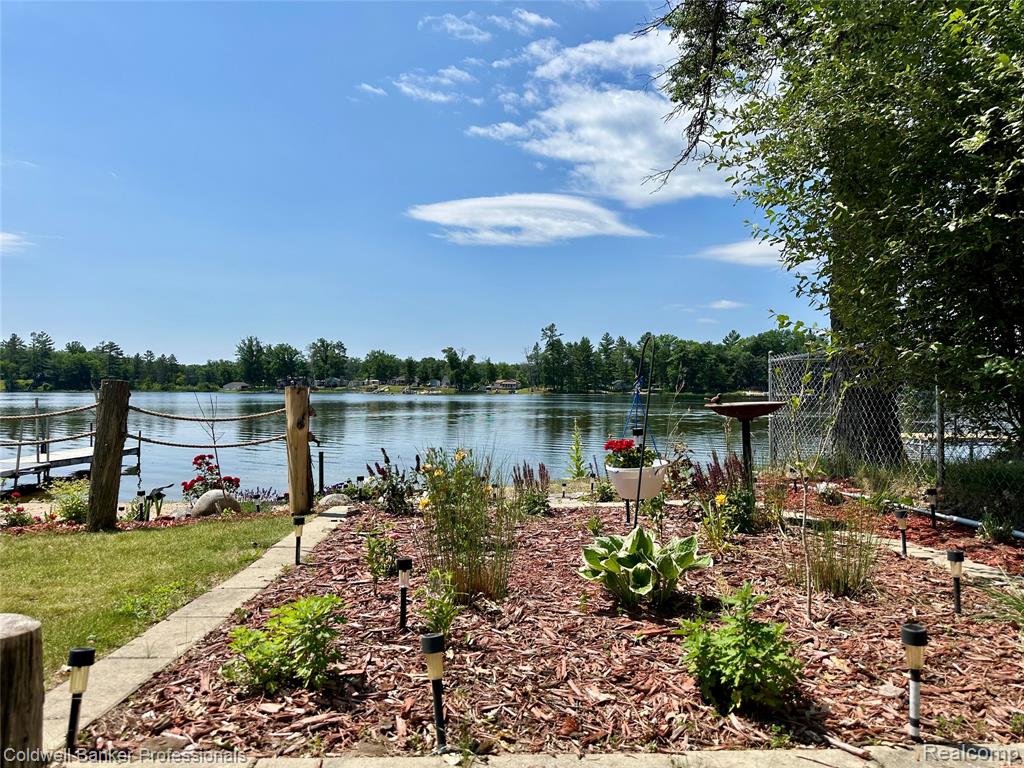 7351 Chain Lake Drive