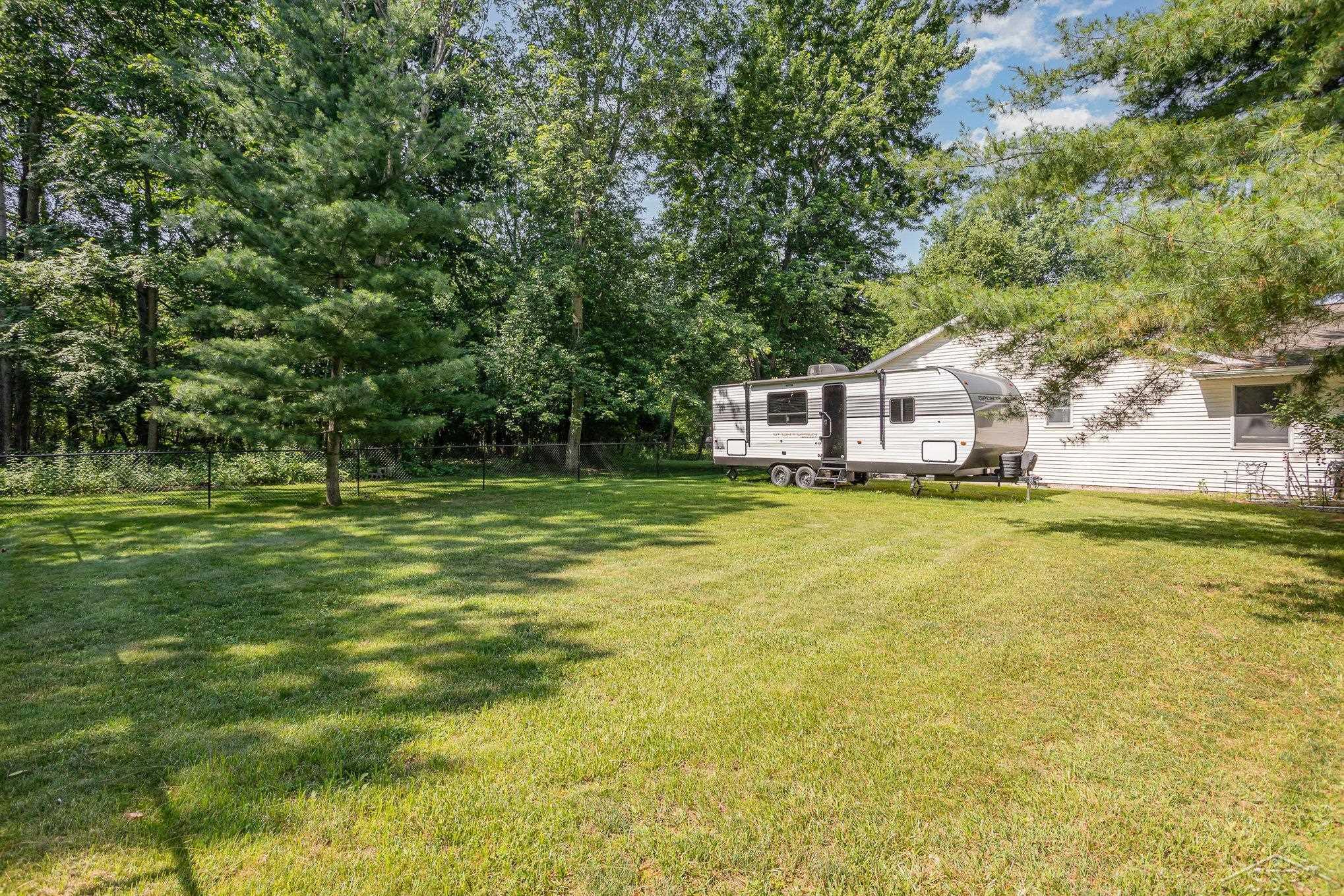 Saginaw, Michigan 48603, United States, 3 Bedrooms Bedrooms, ,3 BathroomsBathrooms,Residential,Pending,192851