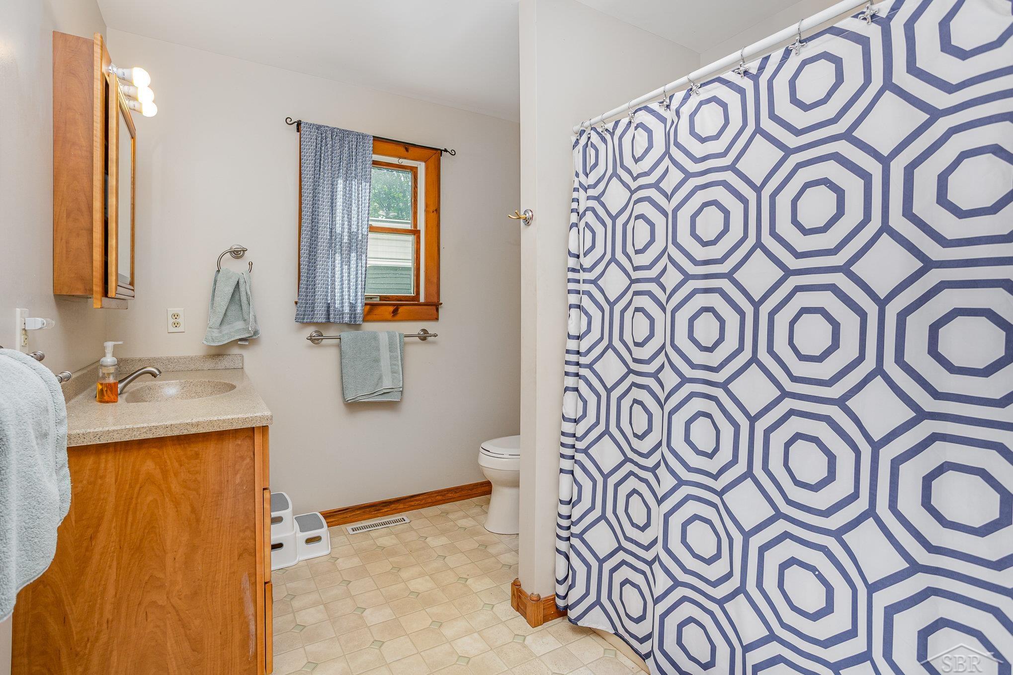 Saginaw, Michigan 48603, United States, 3 Bedrooms Bedrooms, ,3 BathroomsBathrooms,Residential,Pending,192851