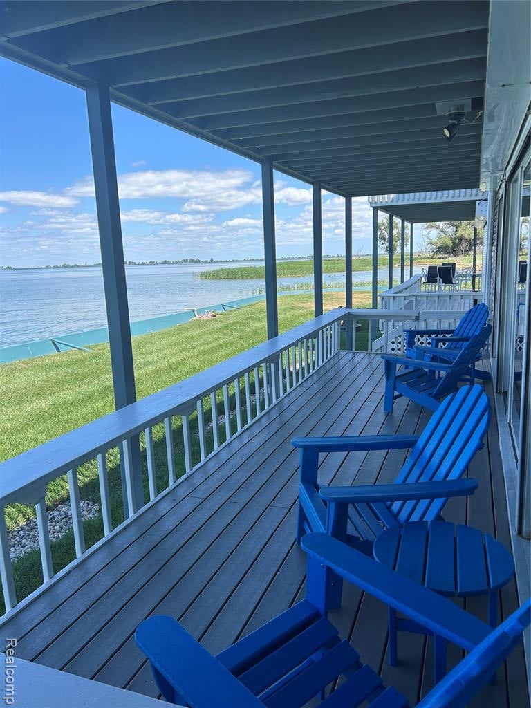 9616 S CHANNEL Drive