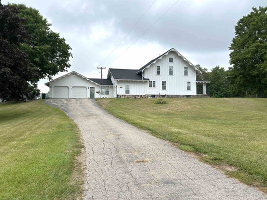 5821 E COLE RD, BANCROFT, MI 48414 - Image 4f3d8ddcbbdfd1e8bc6da426b7d372ba/2681547709