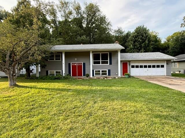 711 E North Drive