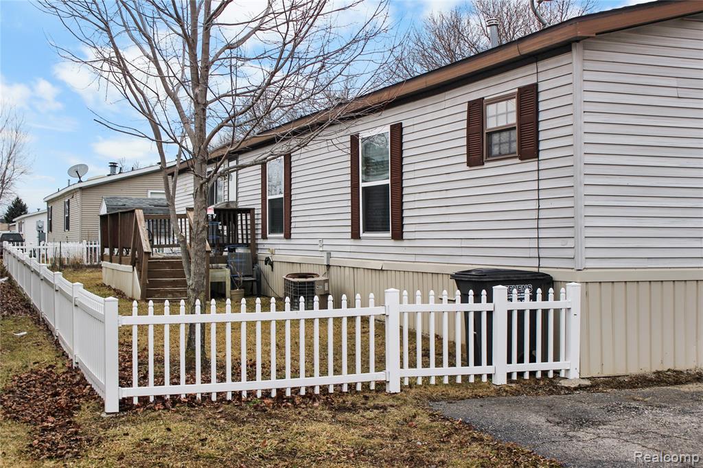 2351 Hiddenview Drive