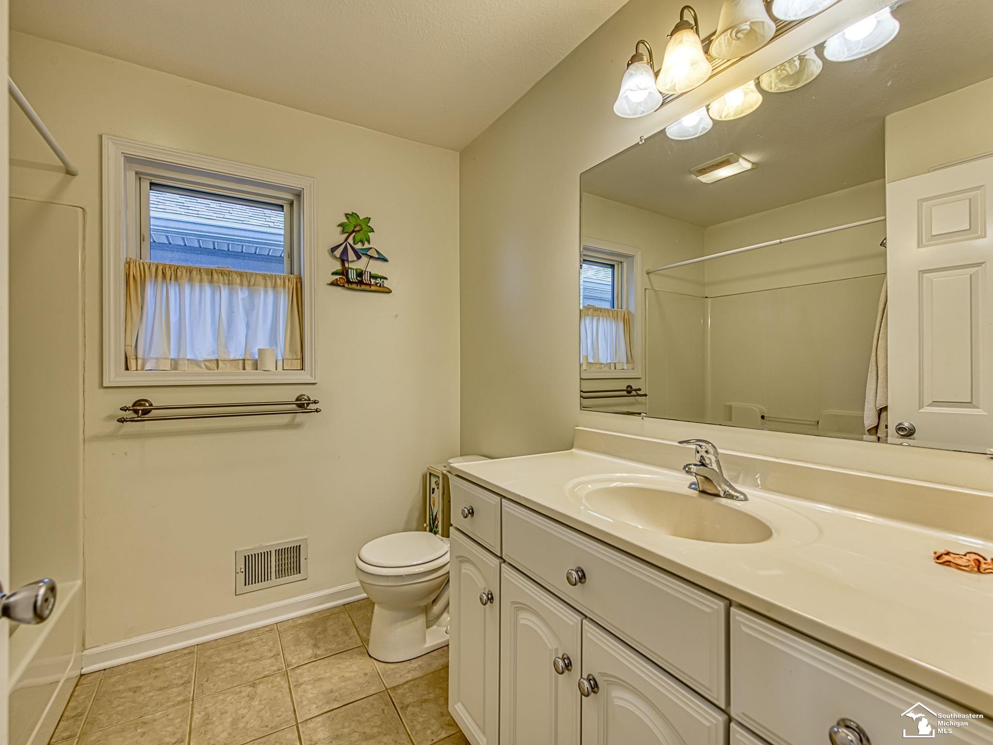 Temperance, Michigan 48182, United States, 3 Bedrooms Bedrooms, ,3 BathroomsBathrooms,Residential,Active,234587