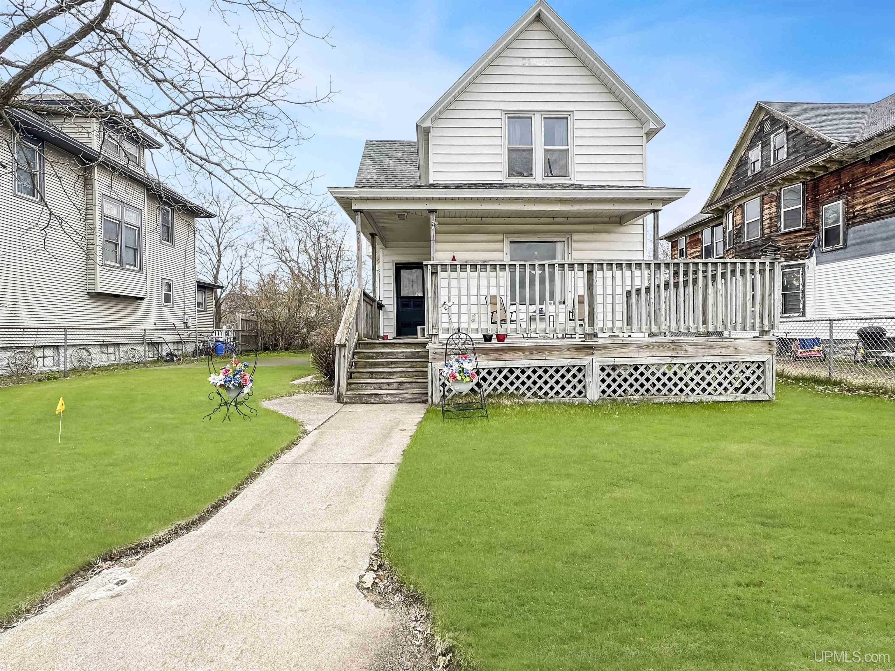 211 N 16TH Street