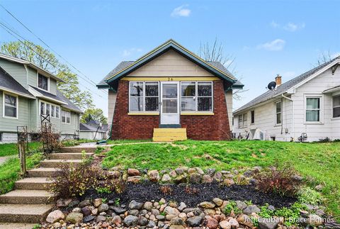 Photo of 26 Burr Oak Street, Grand Rapids, MI 49505 (MLS # 70525611)