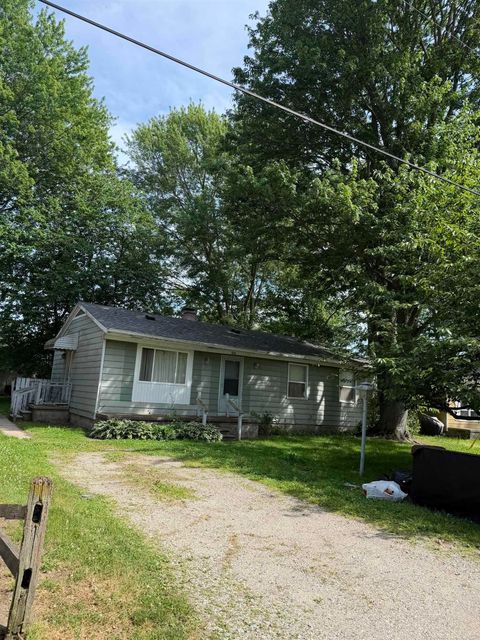 Photo of 506 Fassett Street, Algonac, MI 48001 (MLS # 50210940)
