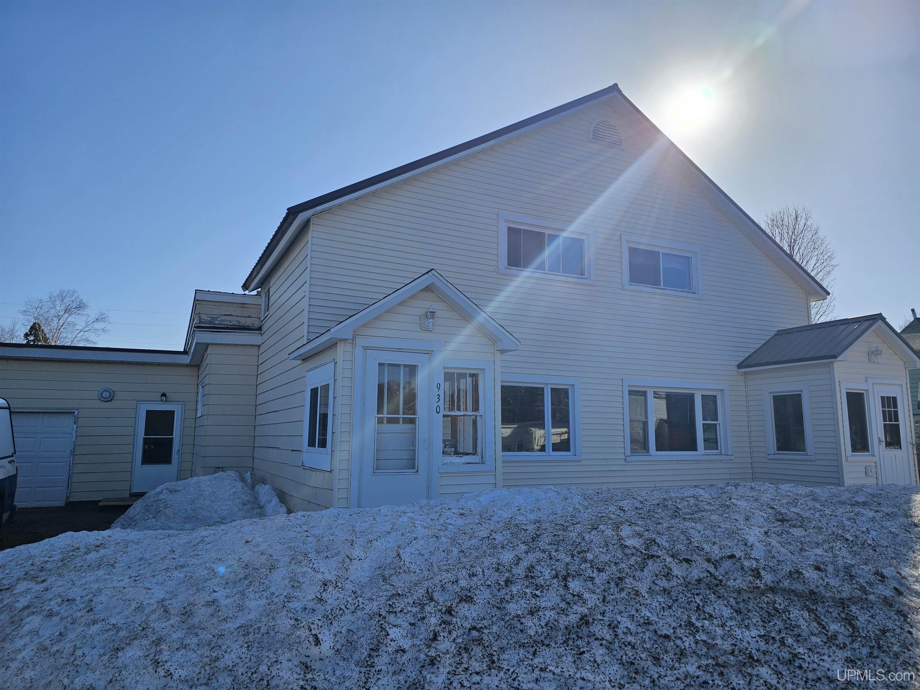 930 N Westwood Drive